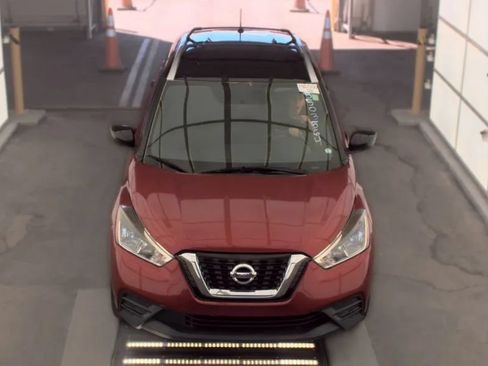 Used 2018 Nissan Kicks SV w/ Exterior Package FWD image 3