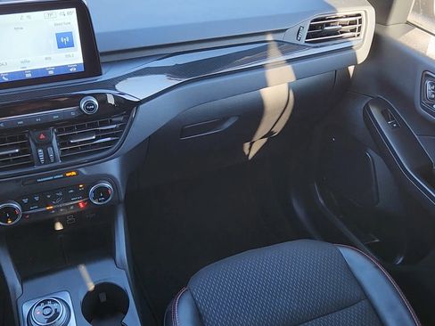 Certified 2025 Ford Escape ST-Line Select image 7