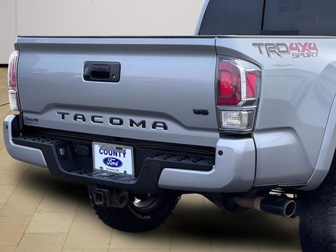 Used 2021 Toyota Tacoma TRD Sport w/ Technology Package image 40