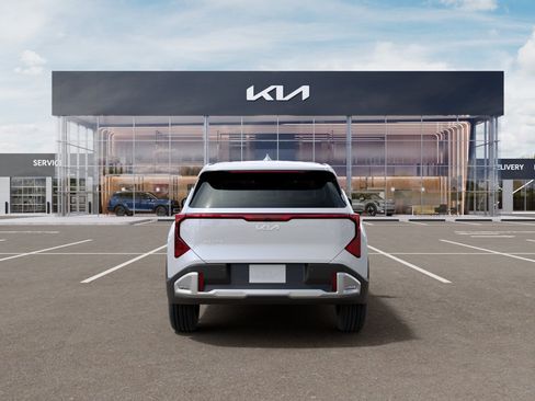 New 2027 Kia Seltos LX FWD image 5