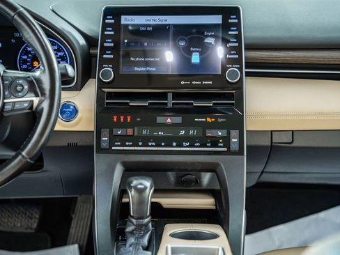 Used 2020 Toyota Avalon XLE w/ Moonroof Package image 22