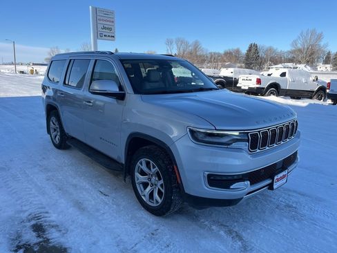 Used 2022 Jeep Wagoneer Series II image 4