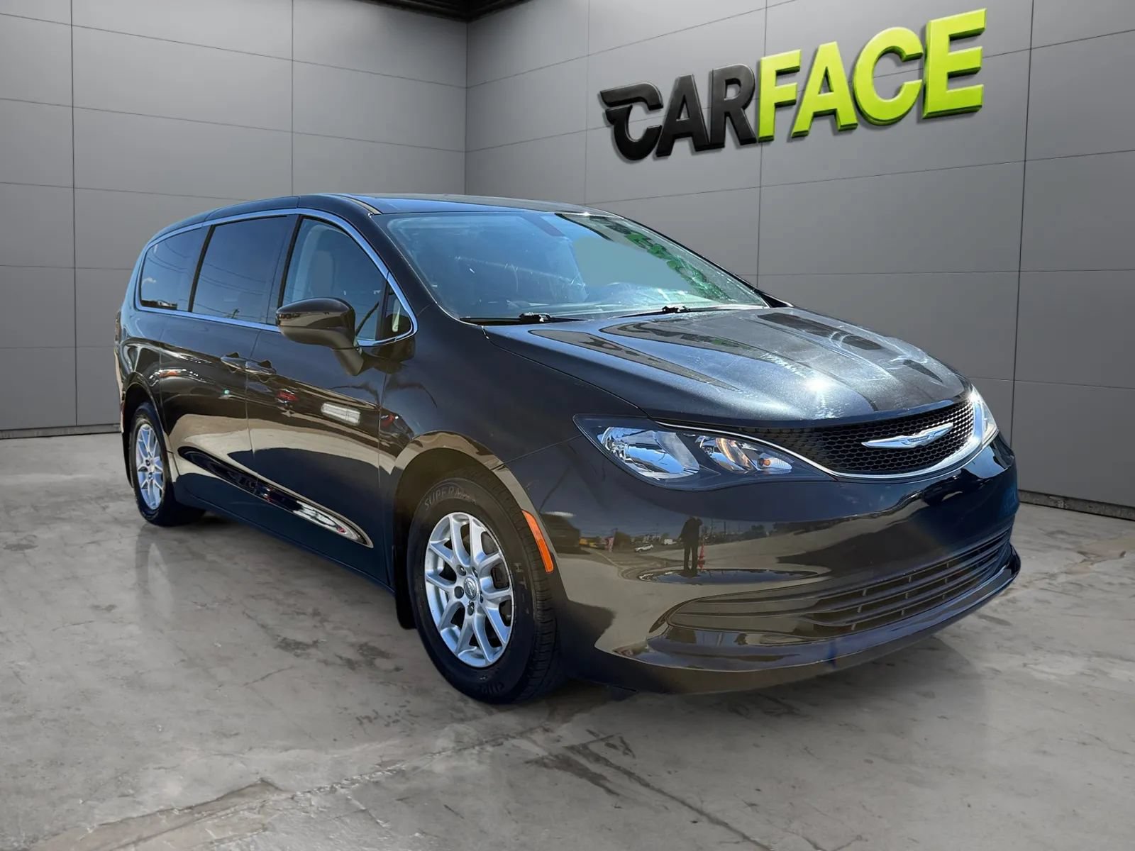 Used 2017 Chrysler Pacifica Touring FWD image 4