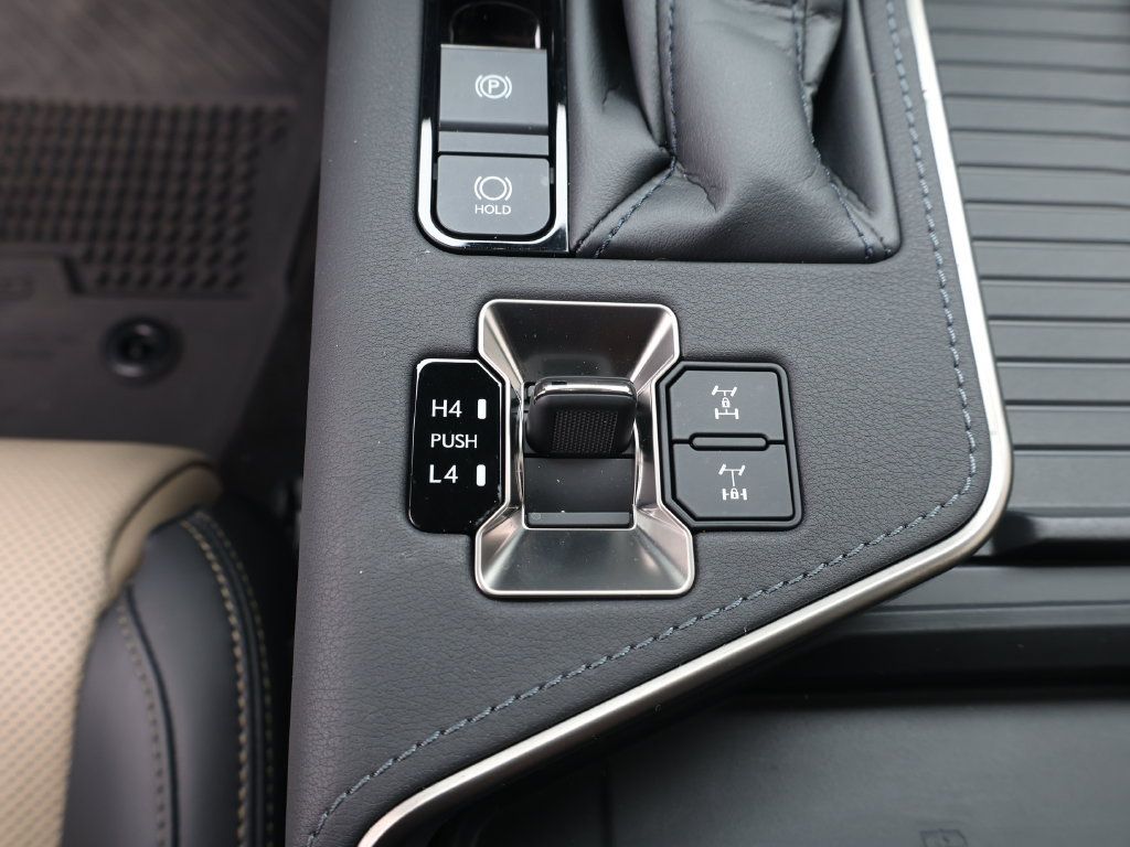 Used 2025 Lexus GX 550 AWD/4WD image 28