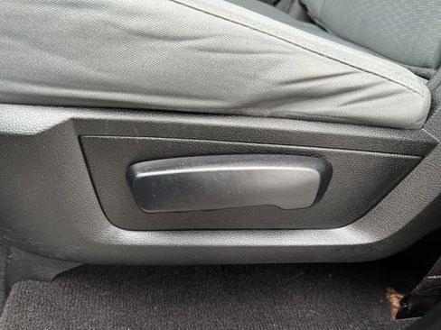 Used 2017 RAM 1500 Express AWD/4WD image 16