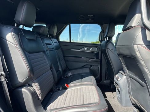 Used 2025 Ford Explorer ST-Line w/ ST-Line Street Pack image 27