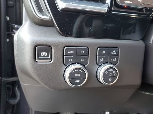 Used 2024 GMC Sierra 1500 SLT w/ SLT Premium Plus Package image 31