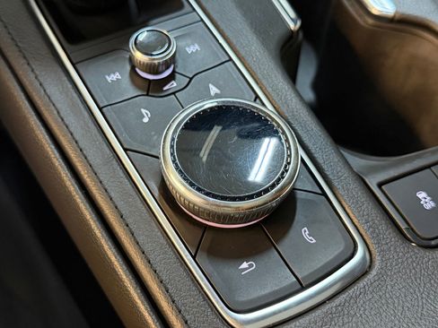 Used 2019 Cadillac XT4 Sport FWD image 33