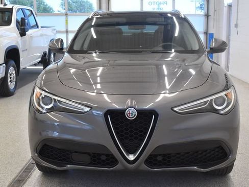 Used 2018 Alfa Romeo Stelvio Ti AWD/4WD image 3