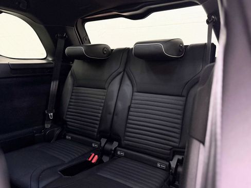 Used 2017 Land Rover Discovery HSE Luxury image 19