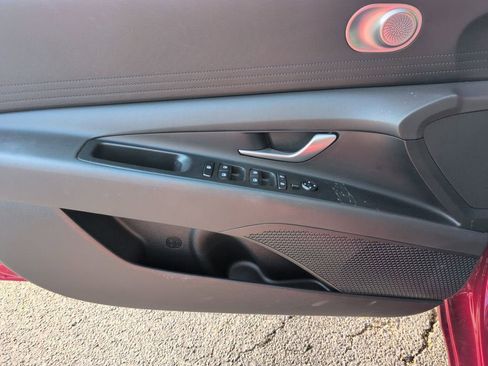 Used 2024 Hyundai Elantra SEL FWD image 16