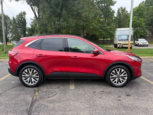 Used 2020 Ford Escape Titanium AWD/4WD image 4