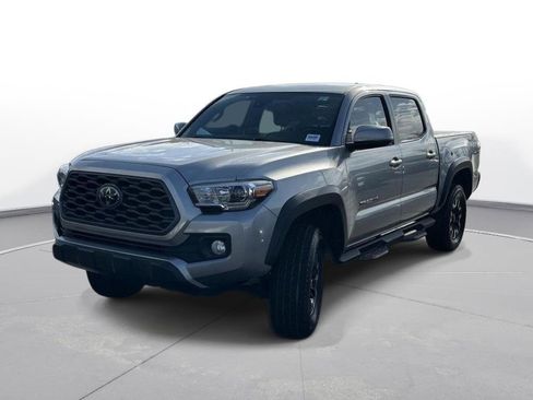 Used 2021 Toyota Tacoma TRD Off-Road image 2