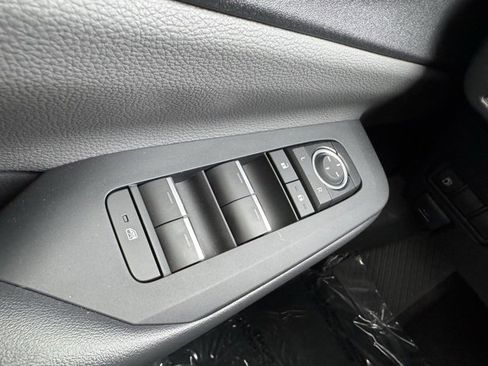 Certified 2024 Toyota Prius XLE image 37