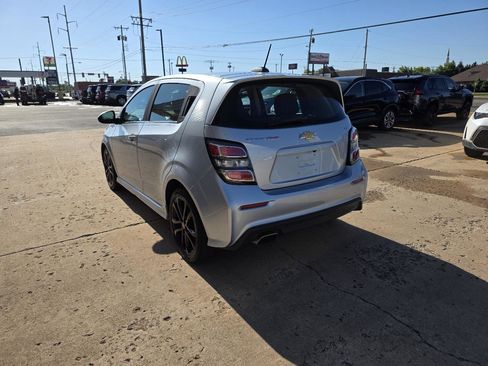 Used 2017 Chevrolet Sonic LT w/ Fun and Sun Package FWD image 6