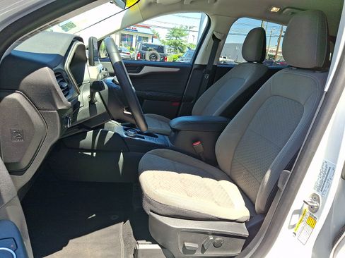 Certified 2022 Ford Escape SE w/ SE Sport Appearance Package FWD image 16