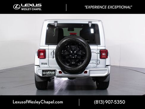 Used 2023 Jeep Wrangler Unlimited Sahara AWD/4WD image 5