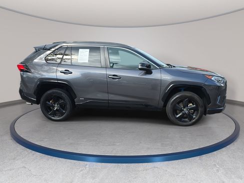 Used 2021 Toyota RAV4 XSE w/ XSE Grade Weather Package AWD/4WD image 4