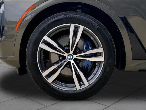 Used 2025 BMW X7 M60i AWD/4WD image 10