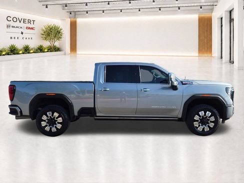 Used 2024 GMC Sierra 2500 Denali w/ Denali Reserve Package AWD/4WD image 16
