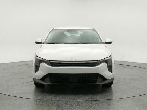 Used 2025 Kia K4 LXS image 1