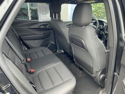 Used 2023 Chevrolet TrailBlazer RS w/ Sun and Liftgate Package FWD image 16