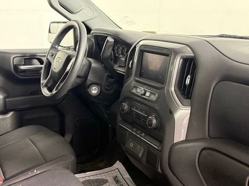 Used 2020 Chevrolet Silverado 1500 Custom w/ Custom Value Package AWD/4WD image 33