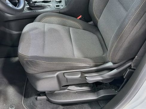 Used 2021 Chevrolet Traverse LS FWD image 17