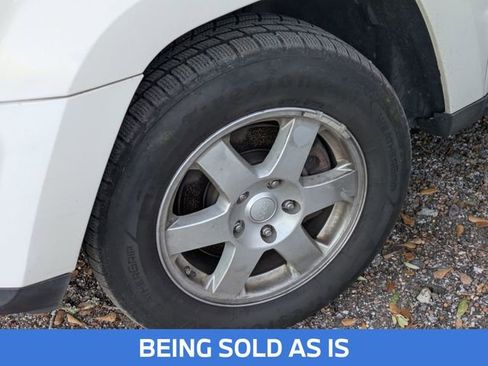 Used 2010 Jeep Grand Cherokee Laredo image 5