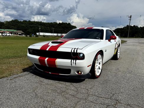 Used 2019 Dodge Challenger R/T w/ Blacktop Package image 1