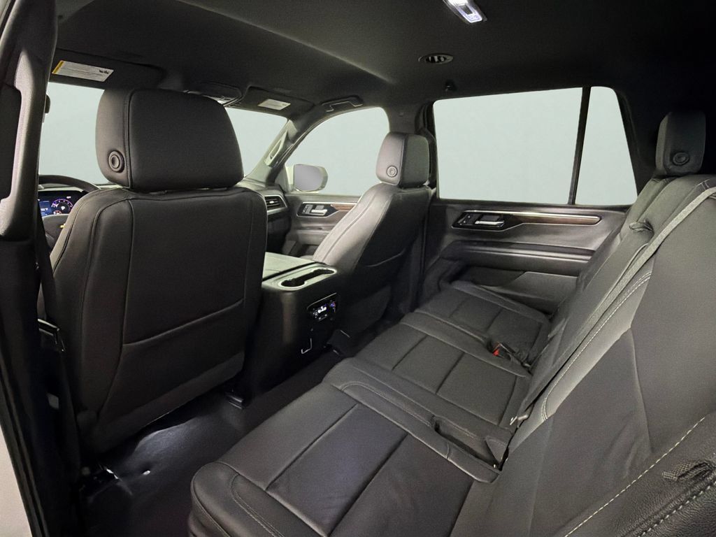 Used 2025 Chevrolet Tahoe LT AWD/4WD image 27