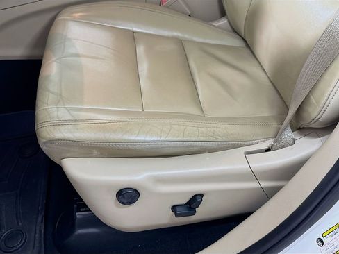 Used 2019 Jeep Grand Cherokee Limited image 17