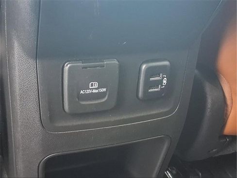 Used 2017 GMC Acadia SLT image 24