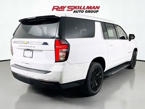 Used 2022 Chevrolet Suburban LT AWD/4WD image 7