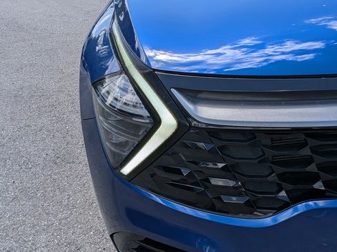 Used 2025 Kia Sportage SX image 10