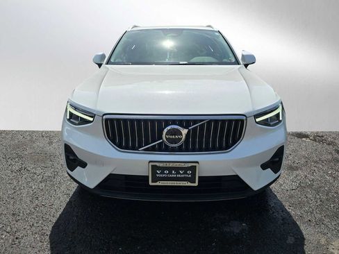 Certified 2024 Volvo XC40 B5 Plus image 8