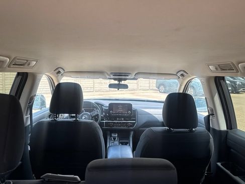 Used 2025 Nissan Pathfinder SV FWD image 34