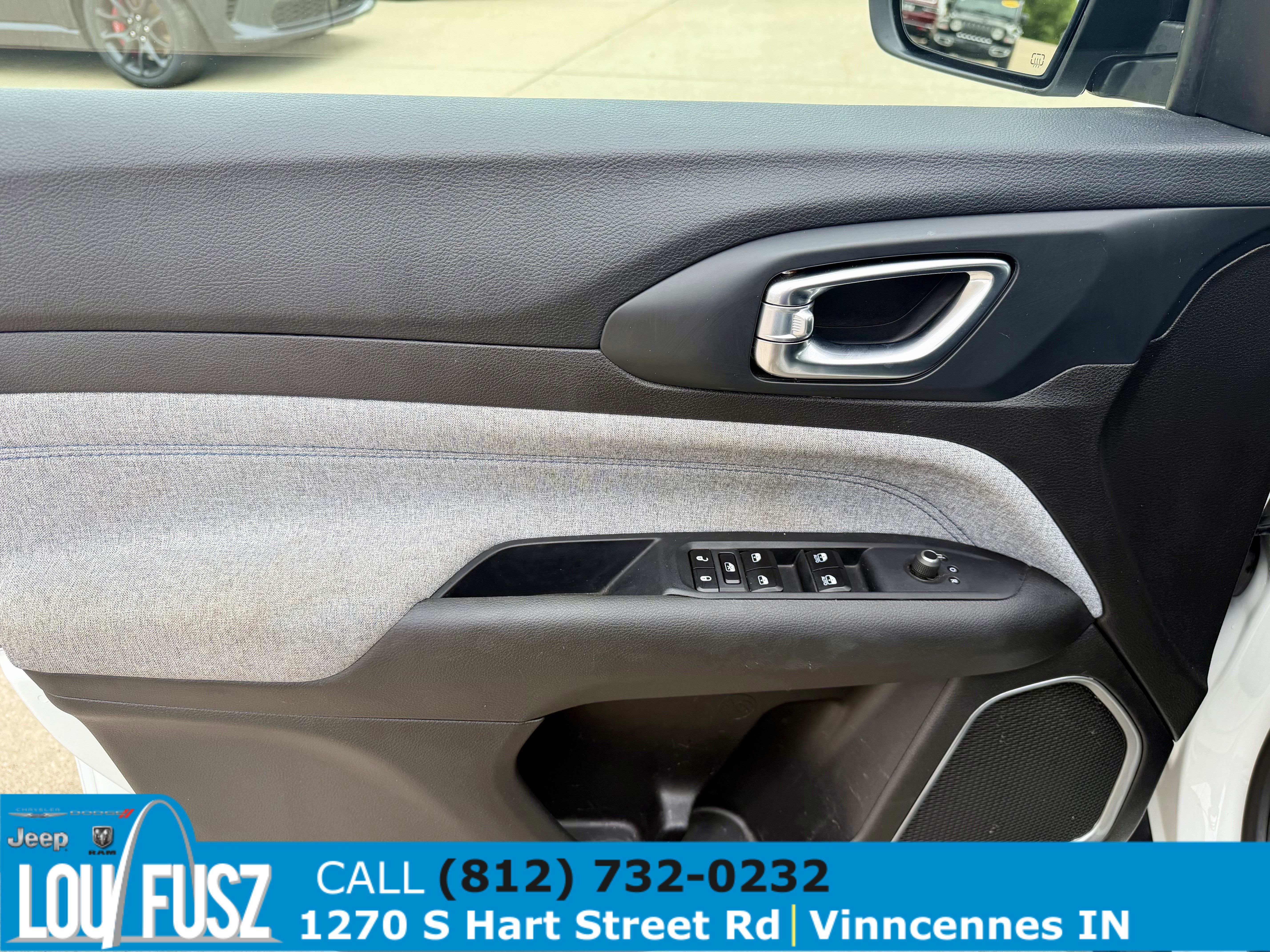 Used 2025 Jeep Compass Sport AWD/4WD image 10