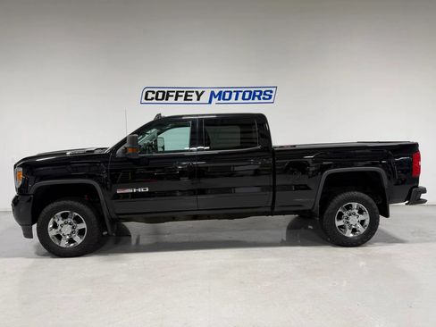 Used 2019 GMC Sierra 2500 SLT w/ Duramax Plus Package AWD/4WD image 3