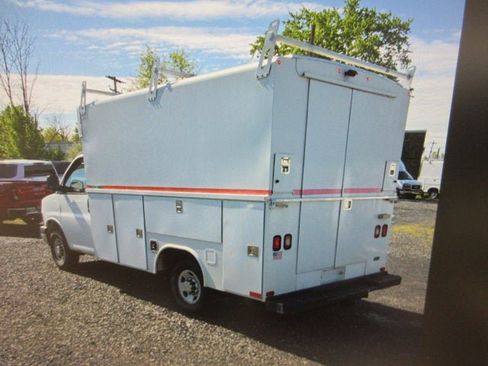 Used 2012 Chevrolet Express 3500 RWD image 5