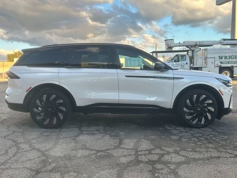 Certified 2025 Lincoln Nautilus Reserve w/ Jet Appearance Package image 3