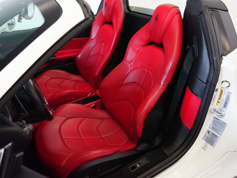Used 2019 Ferrari 488 Spider RWD image 10