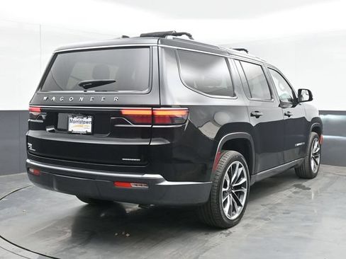 Used 2022 Jeep Wagoneer Series III w/ Premium Group I AWD/4WD image 14