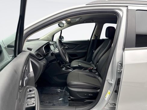 Used 2021 Buick Encore Preferred image 11