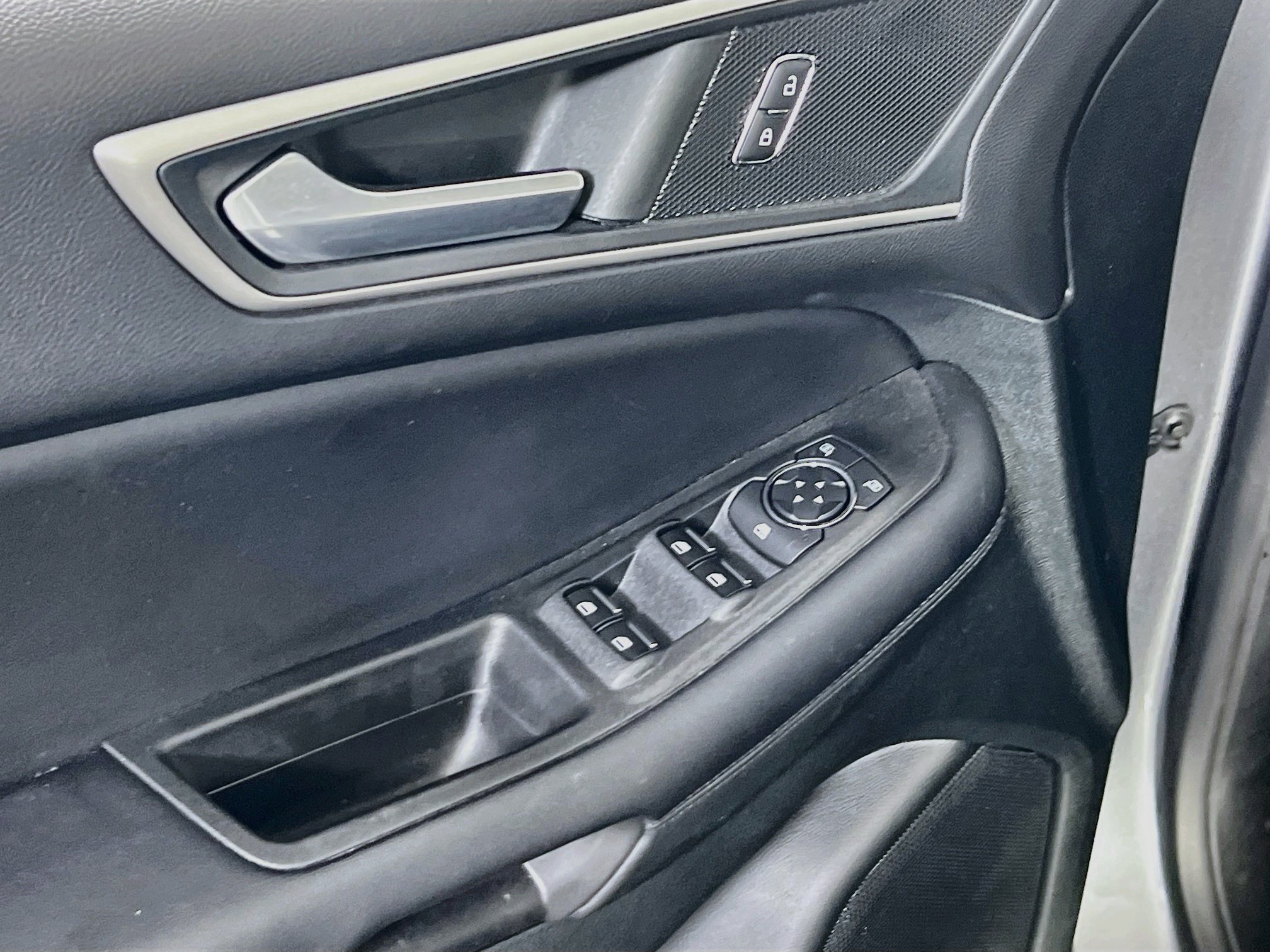 Used 2022 Ford Edge SEL AWD/4WD image 17