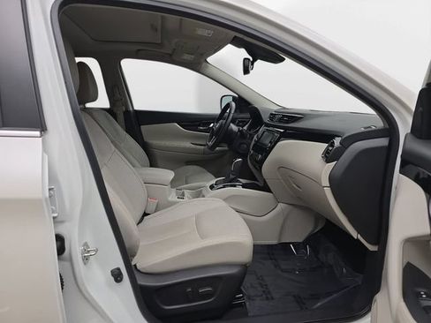 Used 2022 Nissan Rogue Sport SL w/ Premium Package FWD image 37