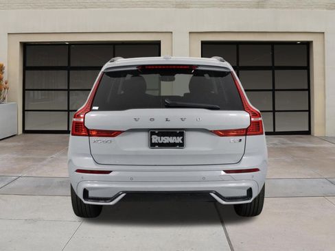 Used 2025 Volvo XC60 B5 Core AWD/4WD image 5