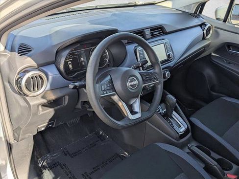 Used 2025 Nissan Versa SV image 10