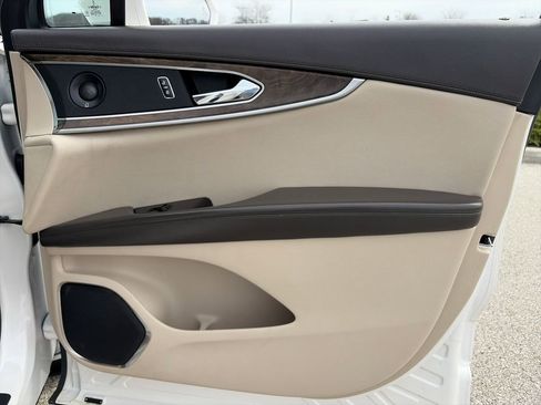 Used 2019 Lincoln Nautilus Reserve w/ Drivers Assistance Package image 11