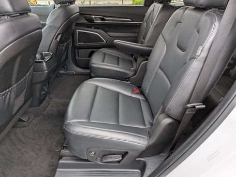Used 2025 Kia Telluride S FWD image 30